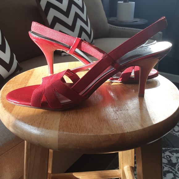 Shoes - Womens heels 9.5